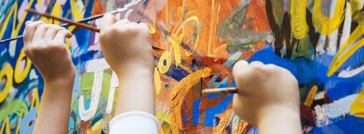 atelier de peinture libre enfants - Trio d'artiste pour la conception d'une fresque